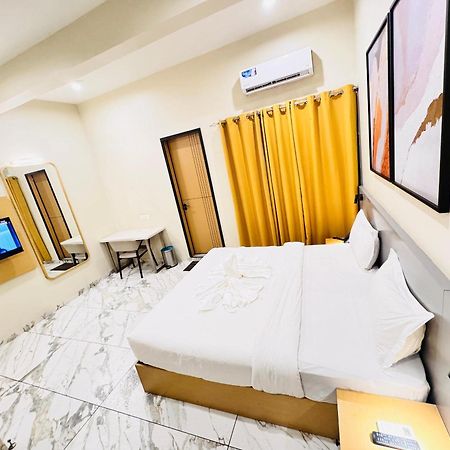 Ixoras Hotel Lemba Кіншаса Екстер'єр фото