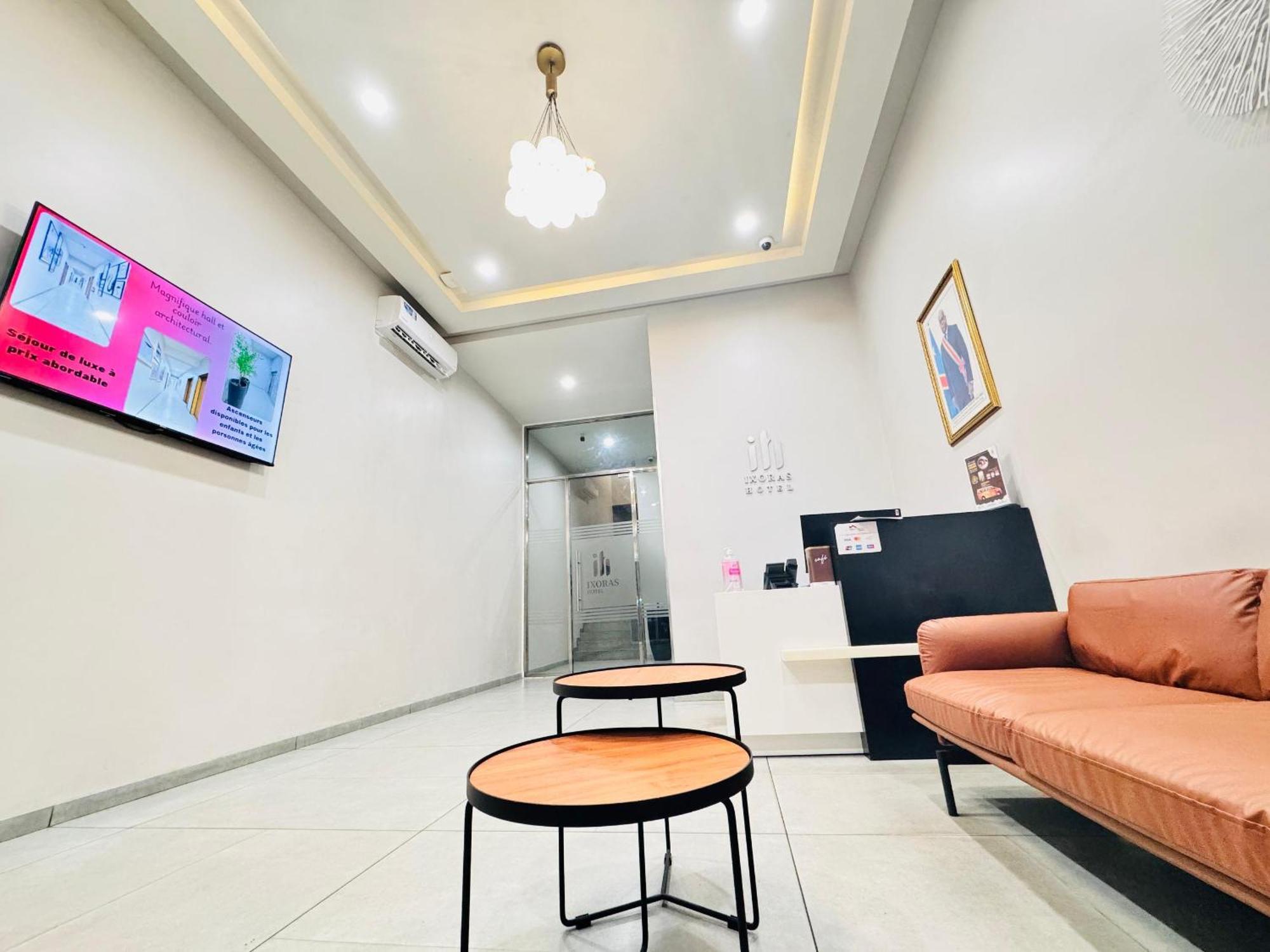 Ixoras Hotel Lemba Кіншаса Екстер'єр фото